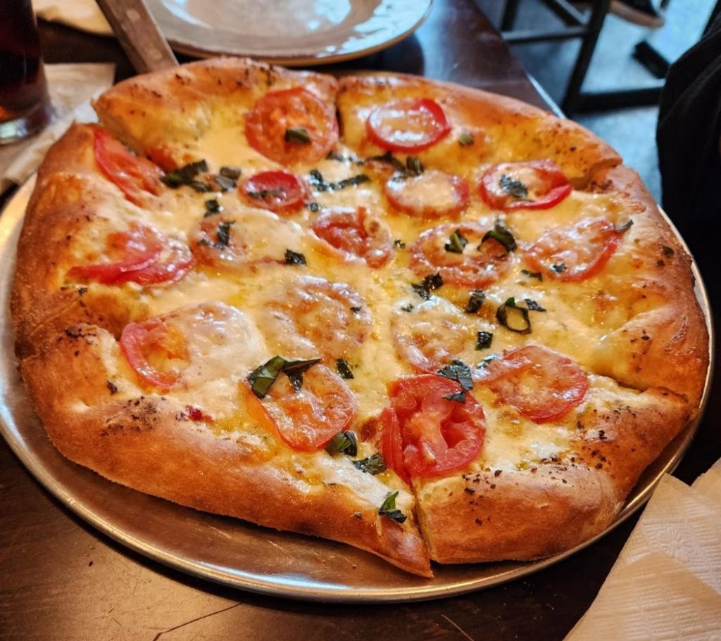 Knapps City Garage | restaurant | 36370 Main St, New Baltimore, MI 48047, USA | 5867252498 OR +1 586-725-2498