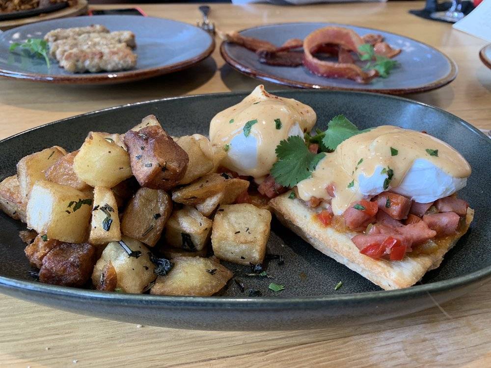 Travelers Table | restaurant | 520 Westheimer Rd, Houston, TX 77006, USA | 8324095785 OR +1 832-409-5785