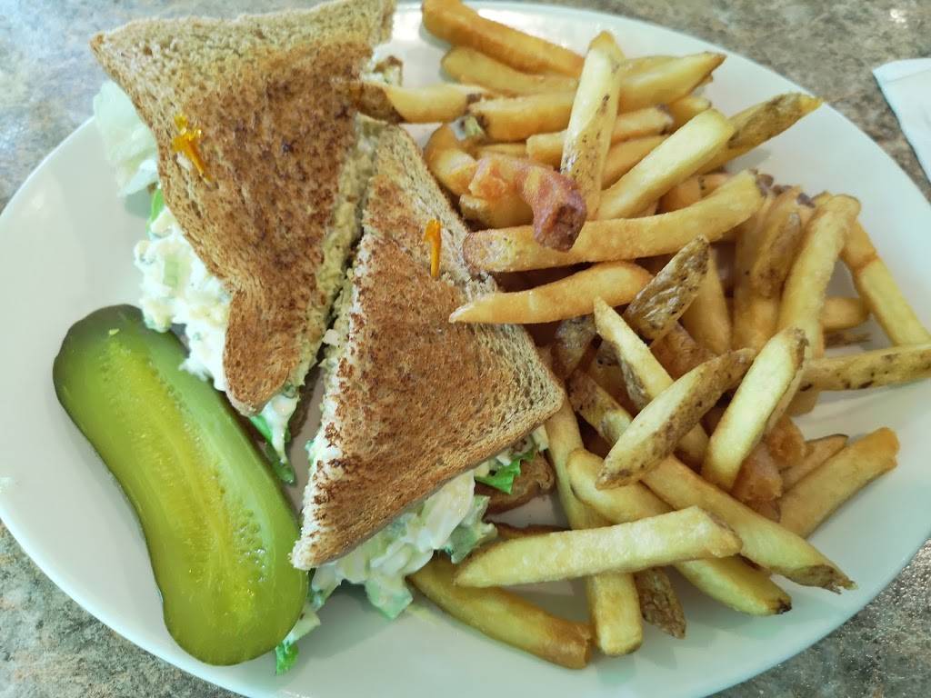 Cousins Deli | restaurant | 110 Pony Dr, Newmarket, ON L3Y 7B6, Canada | 9058958053 OR +1 905-895-8053