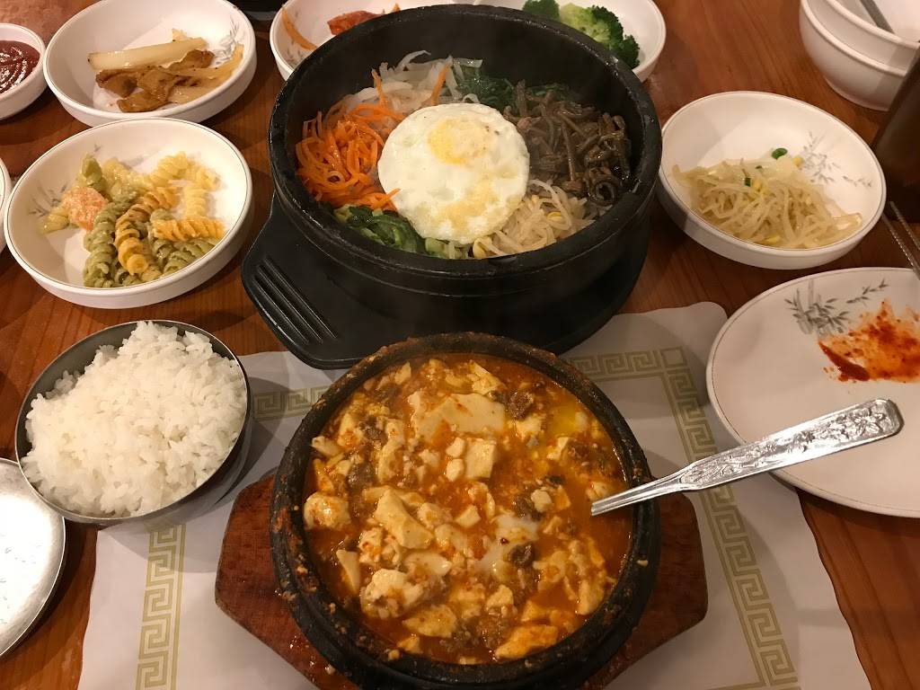 Ho Ho Restaurant | restaurant | 235 Paterson Ave, East Rutherford, NJ 07073, USA | 2018428787 OR +1 201-842-8787