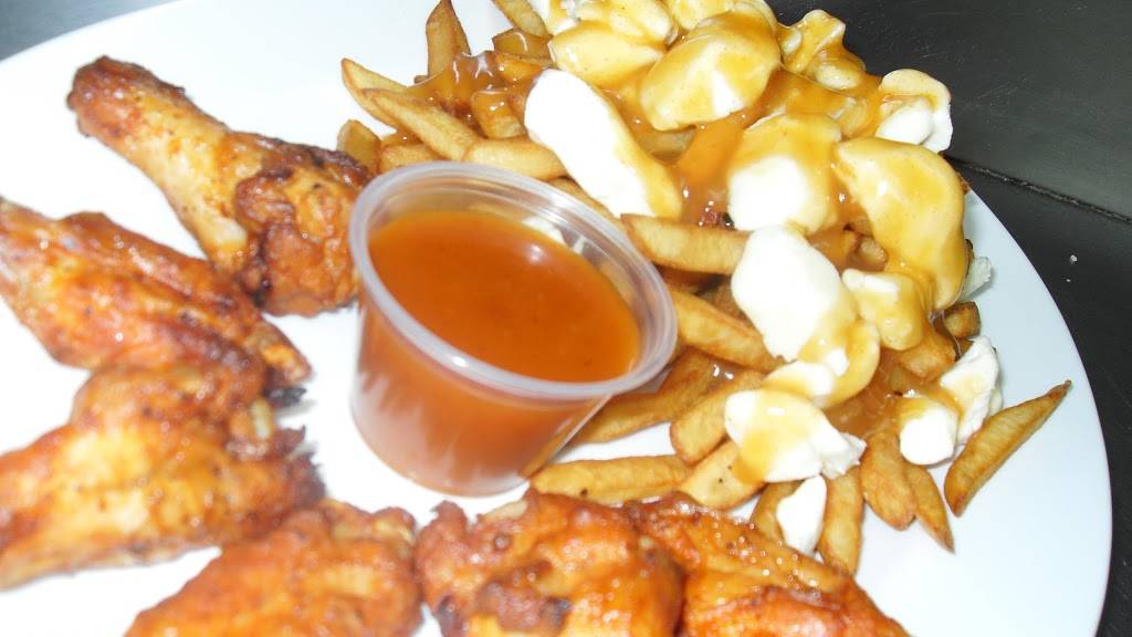 Stratos Pizzeria | restaurant | 812 Rue Belvédère S, Sherbrooke, QC J1H 4B8, Canada | 8198233333 OR +1 819-823-3333