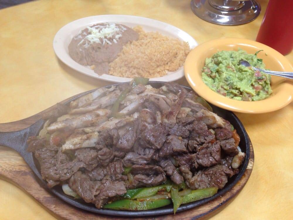 Los Pablos Taqueria Y Birrieria | restaurant | 42425 Jackson St #C-113, Indio, CA 92203, USA | 4424003377 OR +1 442-400-3377