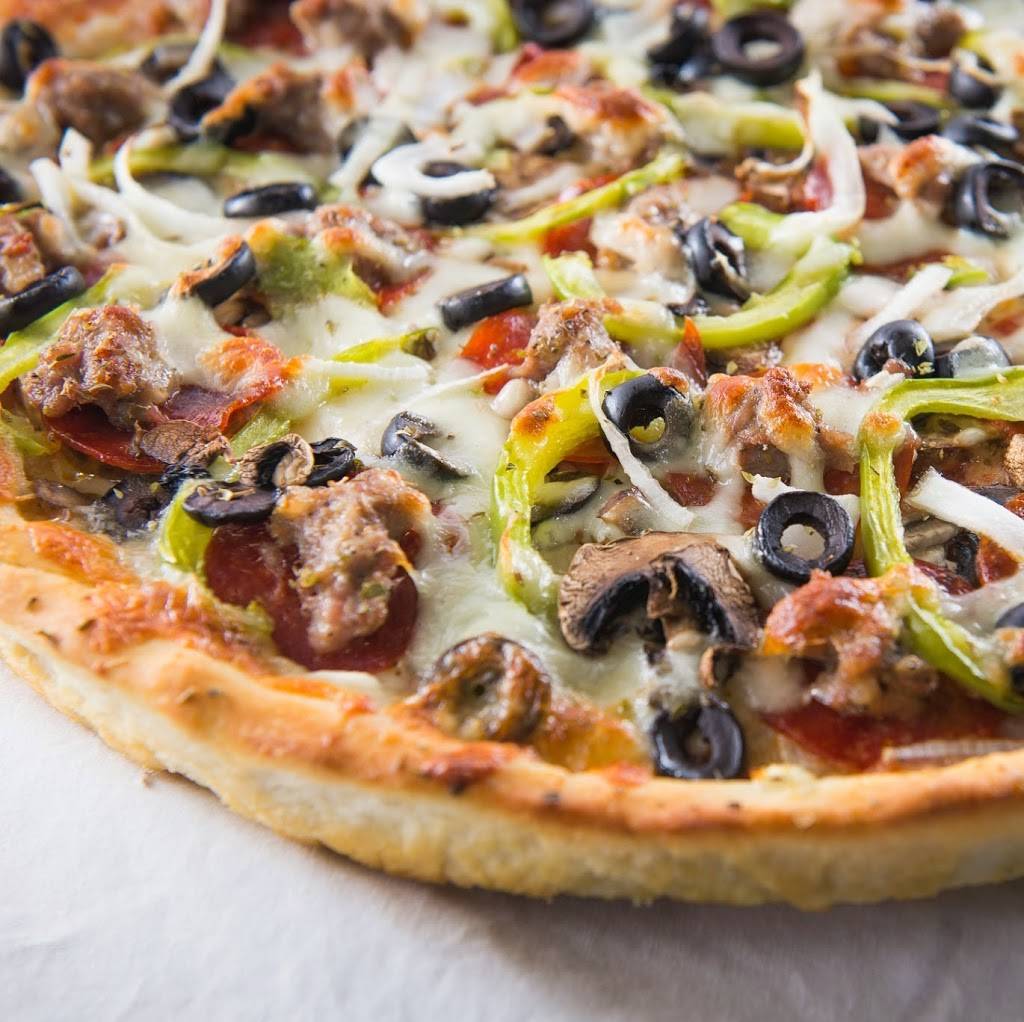 Buddyz Pizza | restaurant | 1138 N Green St, McHenry, IL 60050, USA | 8153631010 OR +1 815-363-1010