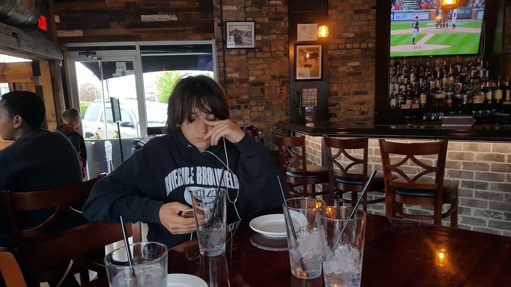 Brookfield Ale House | restaurant | 8900 Fairview Ave, Brookfield, IL 60513, USA | 7082555933 OR +1 708-255-5933