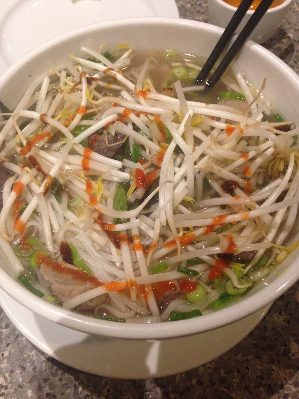 Saigon Asian Restaurant | restaurant | 1024 King St W, Hamilton, ON L8S 1L3, Canada | 9055281096 OR +1 905-528-1096