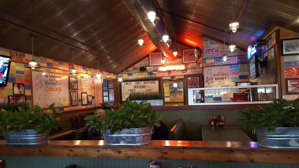 Wintzells Oyster House | restaurant | 14455 US-431, Guntersville, AL 35976, USA | 2565825600 OR +1 256-582-5600