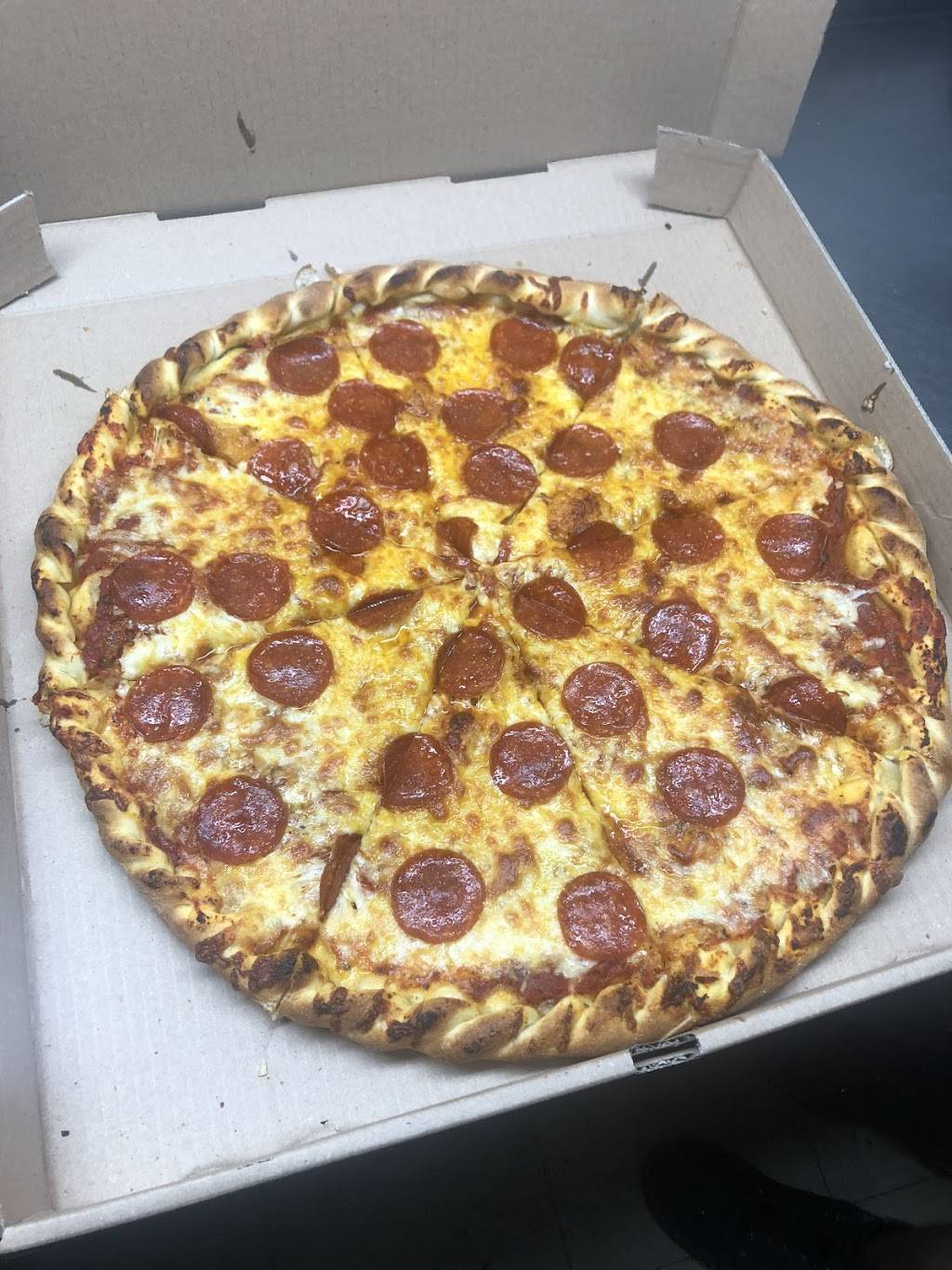 Cottrells Country Store | restaurant | 119 Point Marion Rd, Morgantown, WV 26505, USA | 3042921001 OR +1 304-292-1001