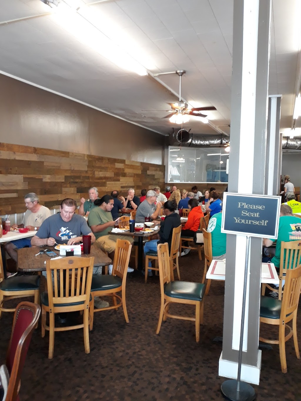 Desis Downtown Restaurant | restaurant | 197 N, Main St, Crestview, FL 32536, USA | 8506827477 OR +1 850-682-7477