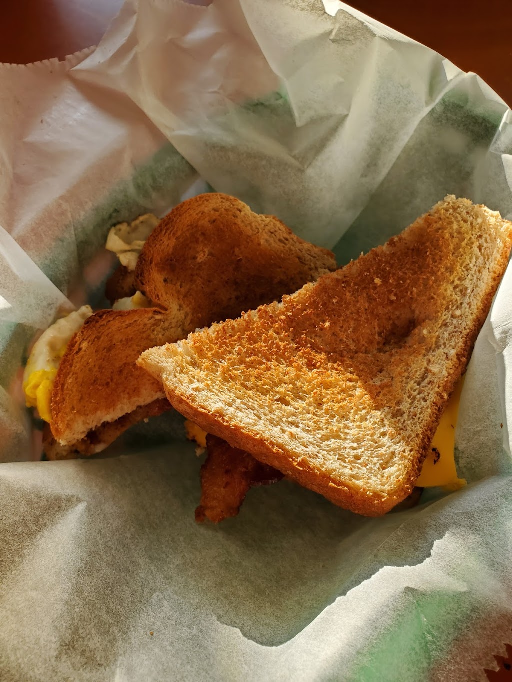 G M Dog NBurger Shoppe | restaurant | 4830 Liberty Ave, Pittsburgh, PA 15224, USA | 4126818276 OR +1 412-681-8276