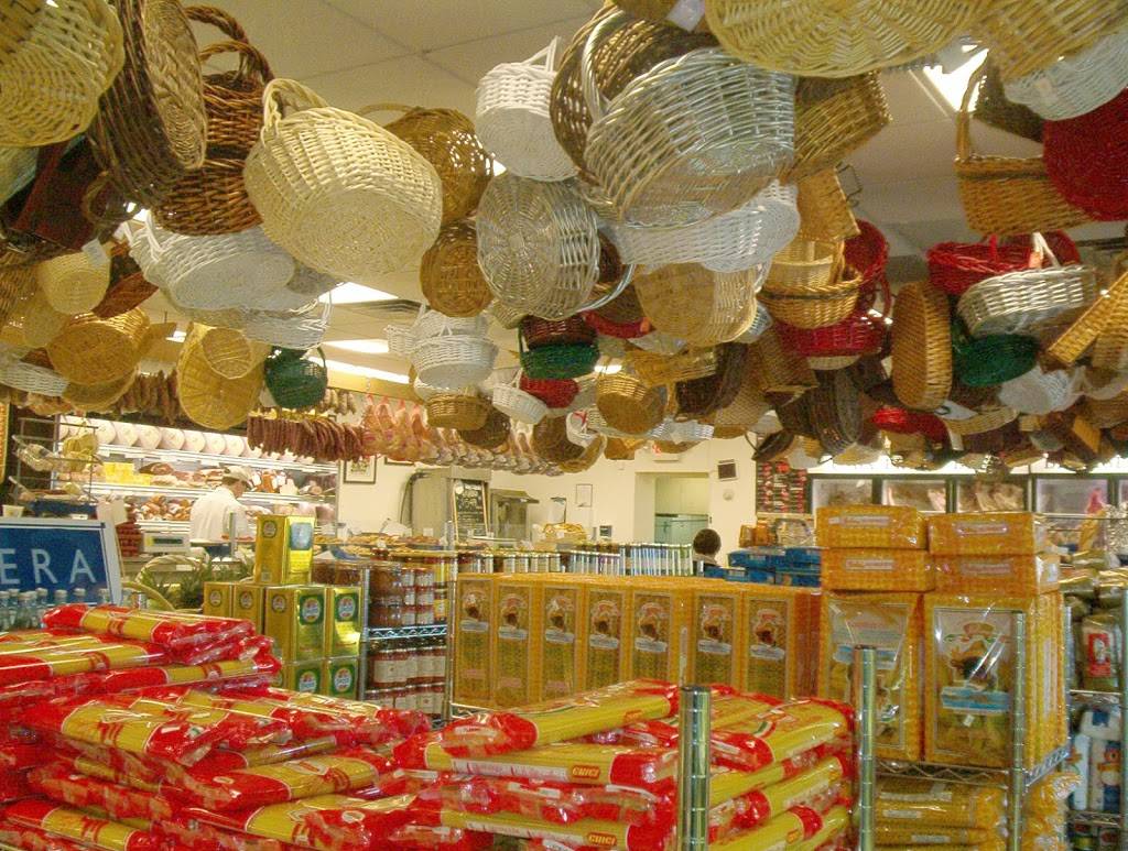 Ceriello Fine Foods | restaurant | 541 Willis Ave, Williston Park, NY 11596, USA | 5167470277 OR +1 516-747-0277