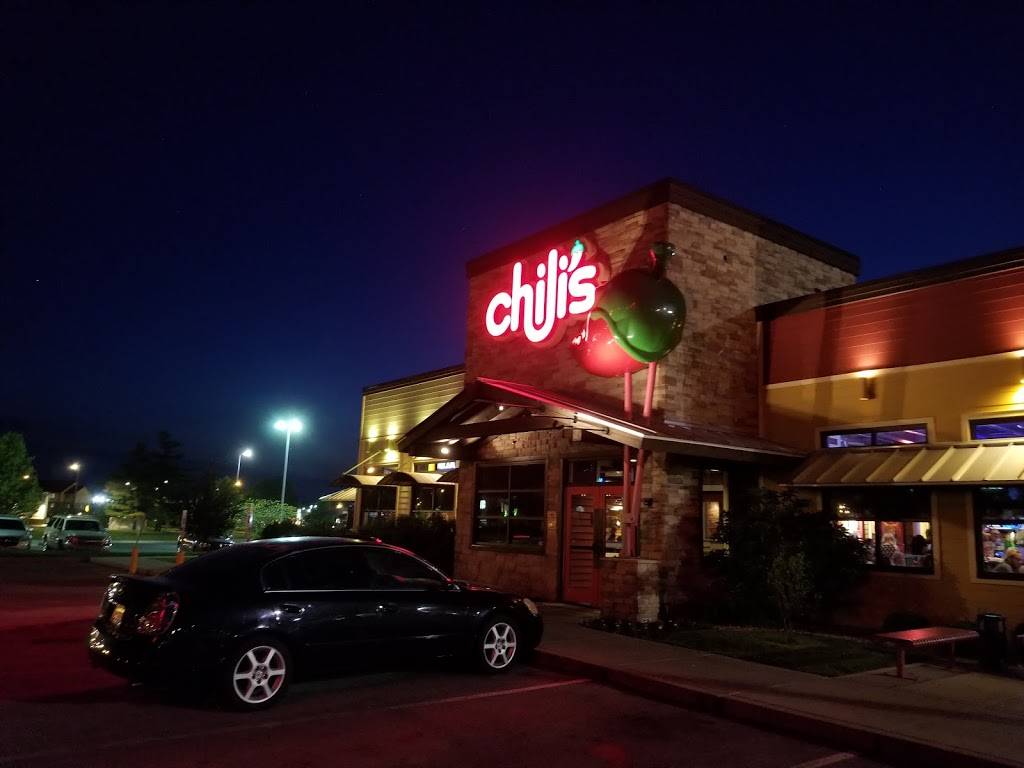 Chilis Grill & Bar | restaurant | 1240 E Main St, Carbondale, IL 62902, USA | 6185298083 OR +1 618-529-8083