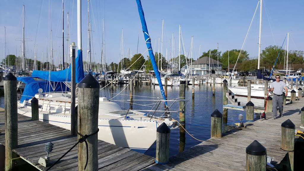 Safe Harbor Zahnisers | restaurant | 245 C St, Solomons, MD 20688, USA | 4103262166 OR +1 410-326-2166