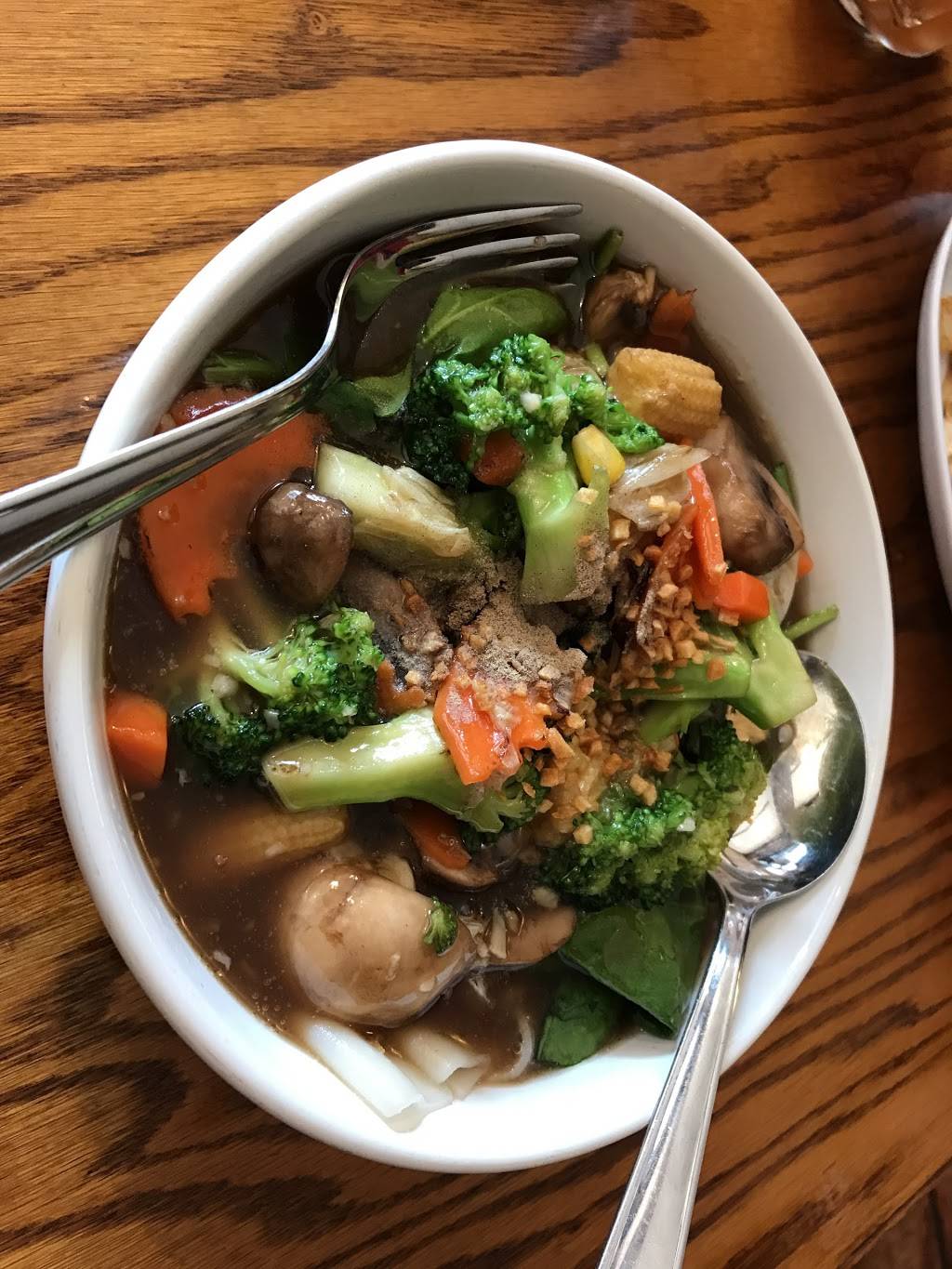 Yummy Thai | restaurant | 1418 W Taylor St, Chicago, IL 60607, USA | 3126330003 OR +1 312-633-0003