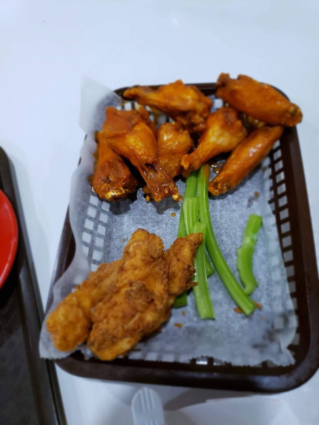 Fingers Wings & Other Things | meal takeaway | 107 Ridge Pike, Conshohocken, PA 19428, USA | 6108286191 OR +1 610-828-6191