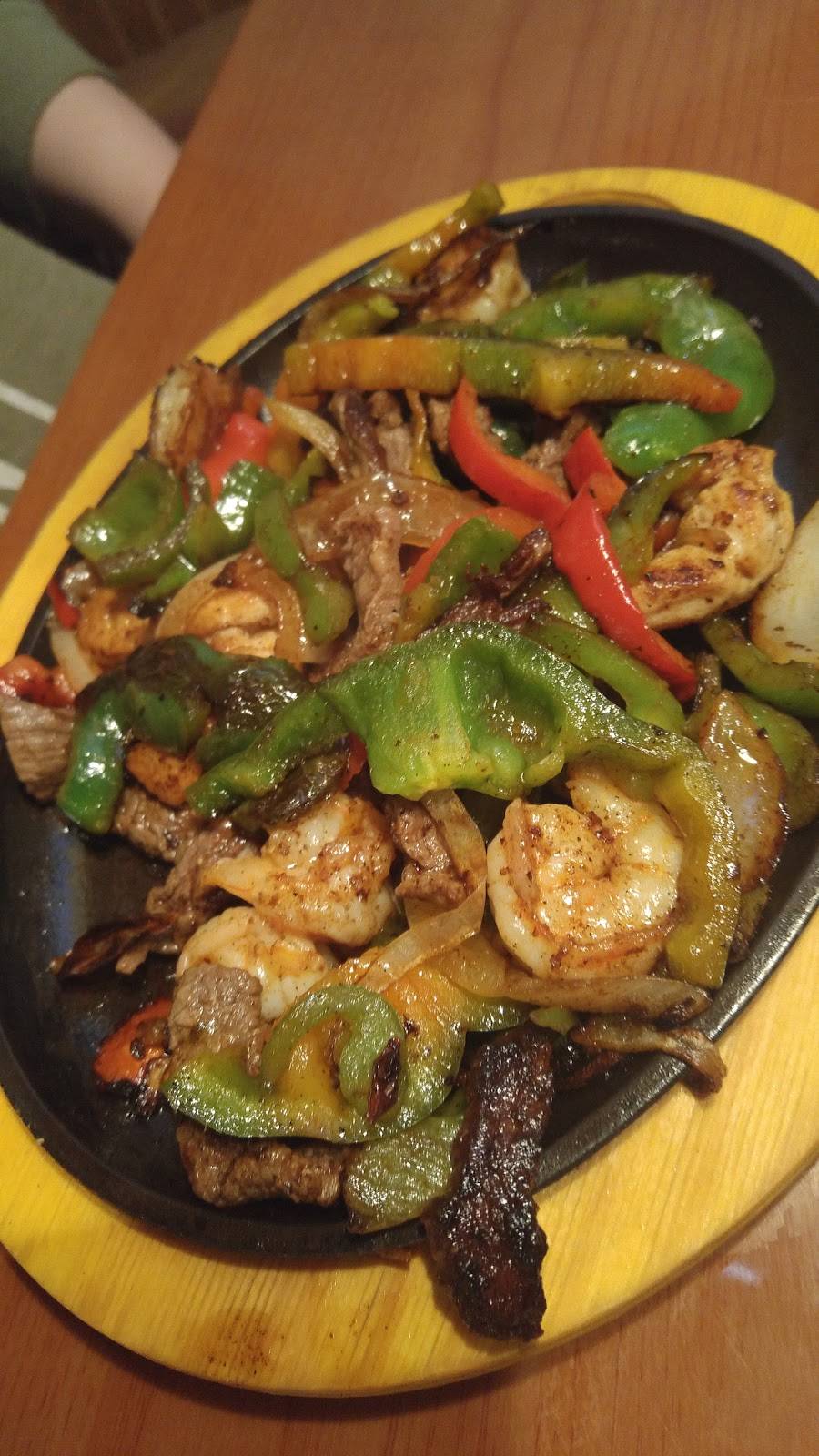 Mi Pueblo Real Bar & Grill | restaurant | 1106 E Baker St #3130, Mt Pleasant, IA 52641, USA | 3193851112 OR +1 319-385-1112