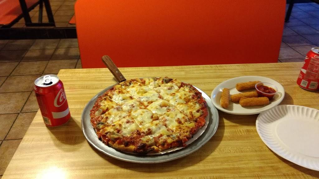 Giorginos Pizza | restaurant | 5723 W 63rd St, Chicago, IL 60638, USA | 7738383633 OR +1 773-838-3633