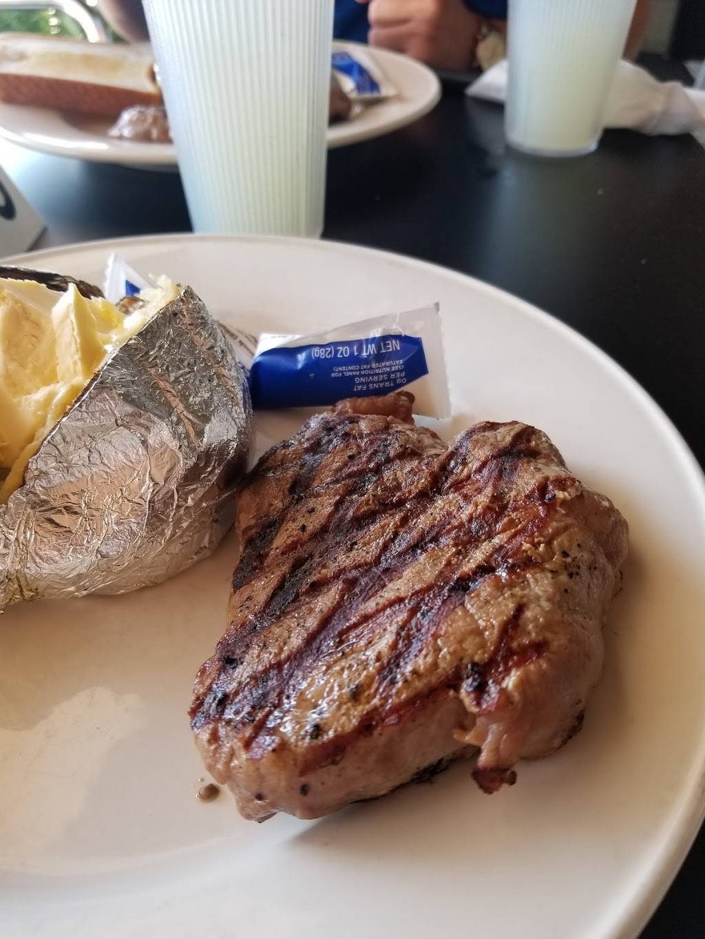 Georges Pizza | meal takeaway | 626 Franklin St, Pella, IA 50219, USA | 6416282802 OR +1 641-628-2802