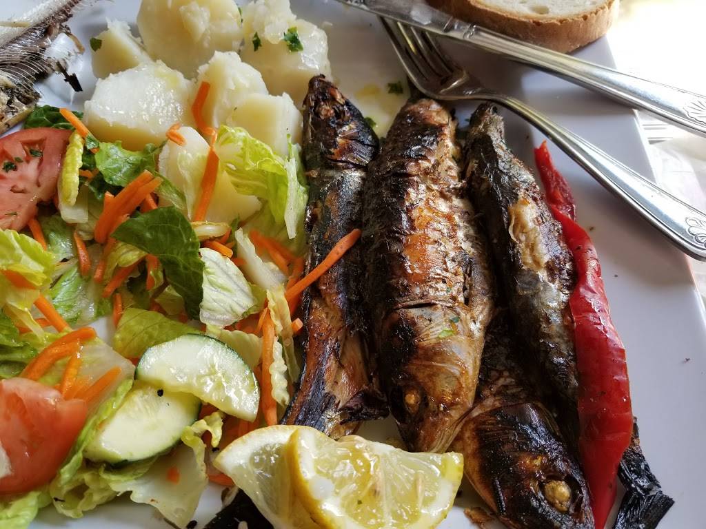 Cafe Portugal | restaurant | 1280 Acushnet Ave, New Bedford, MA 02746, USA | 5089928216 OR +1 508-992-8216