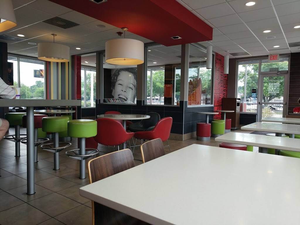 McDonalds | cafe | 2109 Wade Hampton Blvd, Greenville, SC 29607, USA | 8642683633 OR +1 864-268-3633