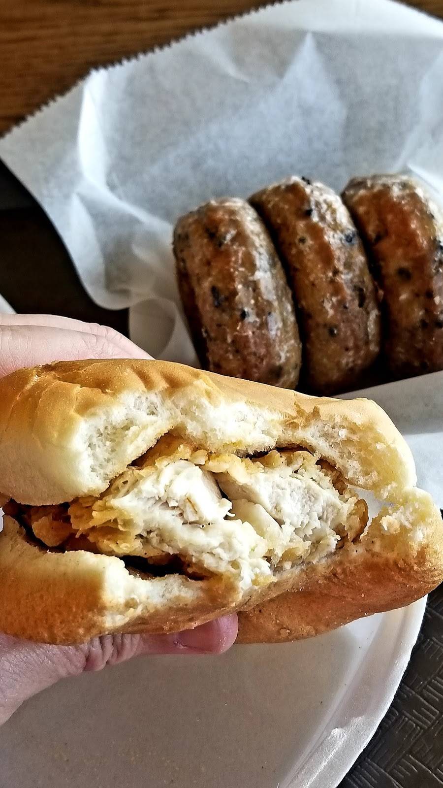 Connies Fried Chicken | restaurant | 821 S Gloster St, Tupelo, MS 38801, USA | 6628427260 OR +1 662-842-7260