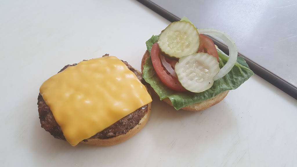 Morrie OMalleys Hot Dogs | restaurant | 3501 S Union Ave, Chicago, IL 60609, USA | 7732472700 OR +1 773-247-2700