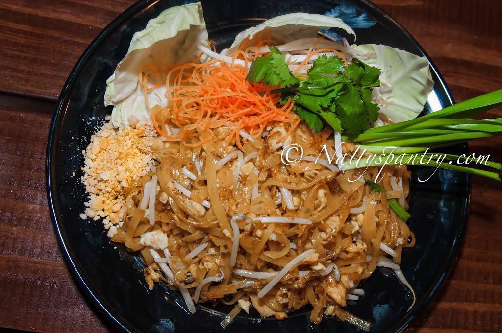 Kinnaree Thai Kitchen | restaurant | 2415 N Ashland Ave, Chicago, IL 60614, USA | 7736665455 OR +1 773-666-5455