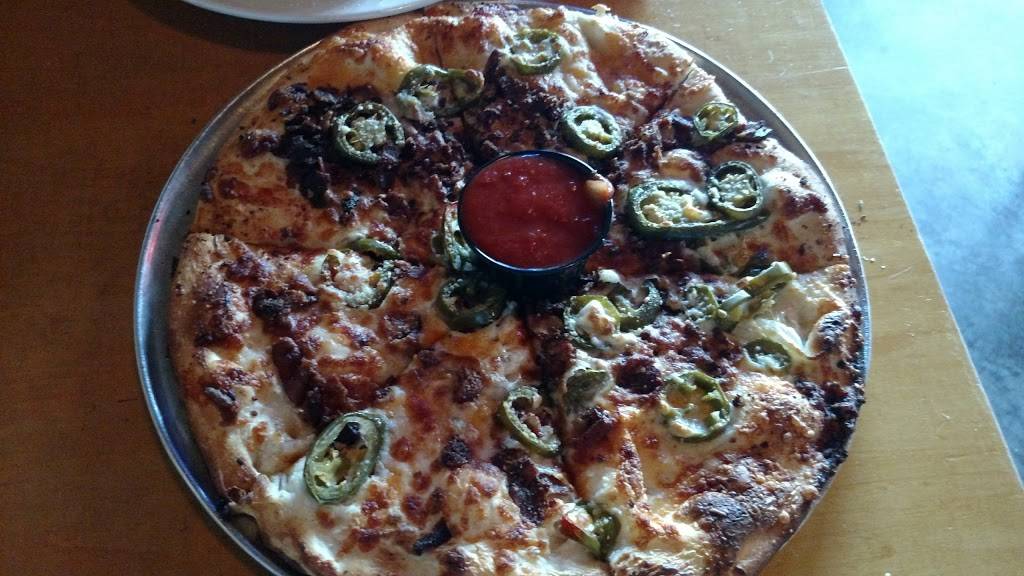 Half Pint Pizza Pub | restaurant | 2710 6th Ave, Tacoma, WA 98406, USA | 2532722531 OR +1 253-272-2531