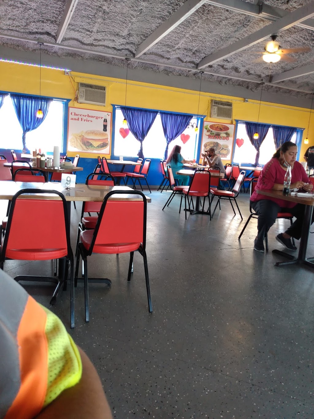 La Reyna Del Sur #2 | restaurant | 606 New Laredo Hwy, San Antonio, TX 78211, USA | 2104550424 OR +1 210-455-0424