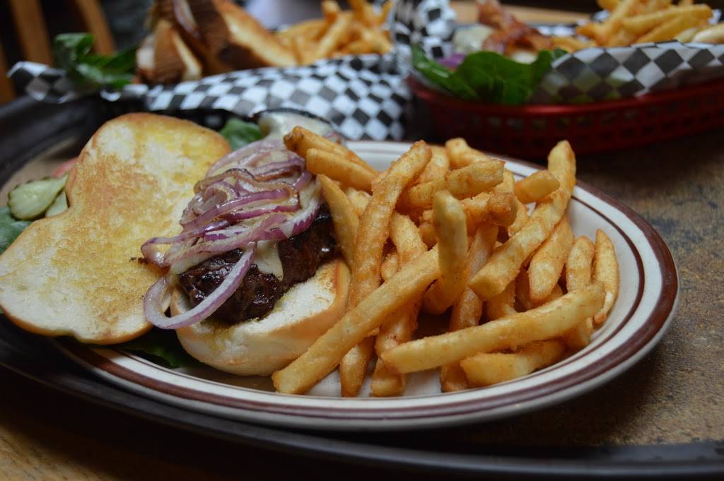 Townhouse Sports Grill | restaurant | 907 Manitou Ave, Manitou Springs, CO 80829, USA | 7196851085 OR +1 719-685-1085