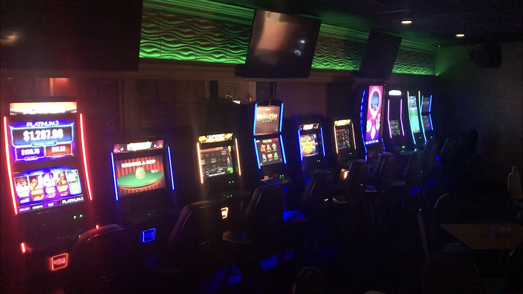 The Block | restaurant | 16912 Warwick Blvd, Newport News, VA 23603, USA | 7572340299 OR +1 757-234-0299