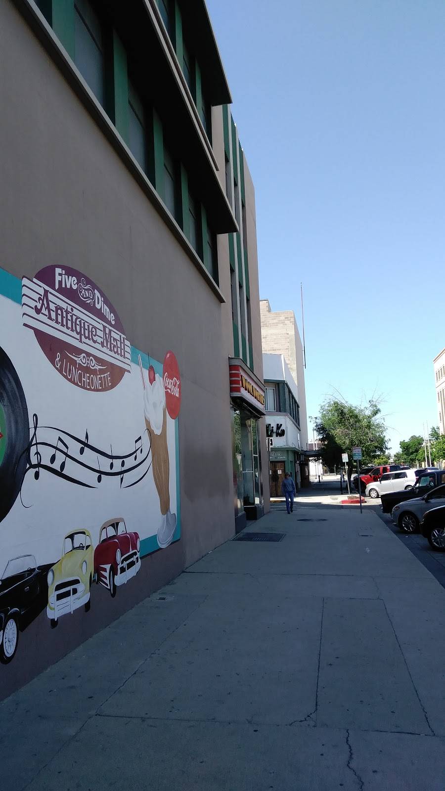 Woolworth Diner | restaurant | 1400 19th St, Bakersfield, CA 93301, USA | 6613210061 OR +1 661-321-0061