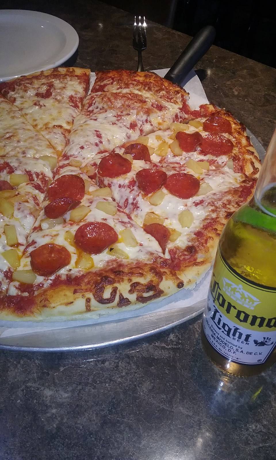 Coccas Pizza | restaurant | 7144 Market St, Youngstown, OH 44512, USA | 3307261669 OR +1 330-726-1669