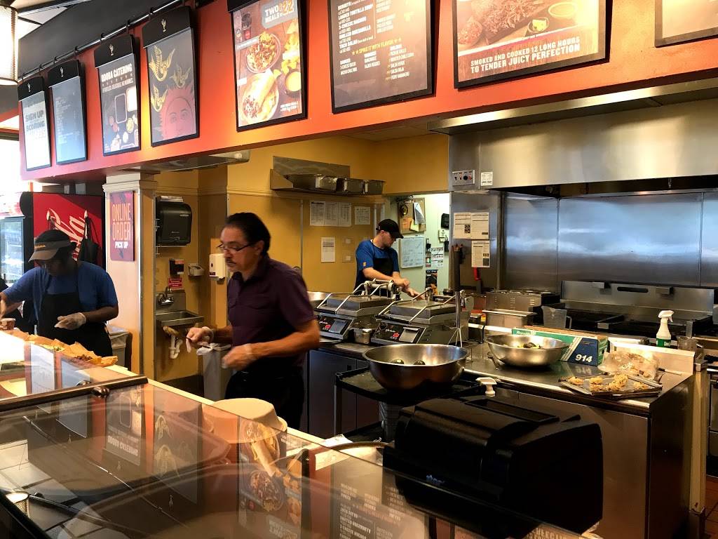 QDOBA Mexican Eats | restaurant | 3801 W Gandy Blvd, Tampa, FL 33611, USA | 8138370101 OR +1 813-837-0101