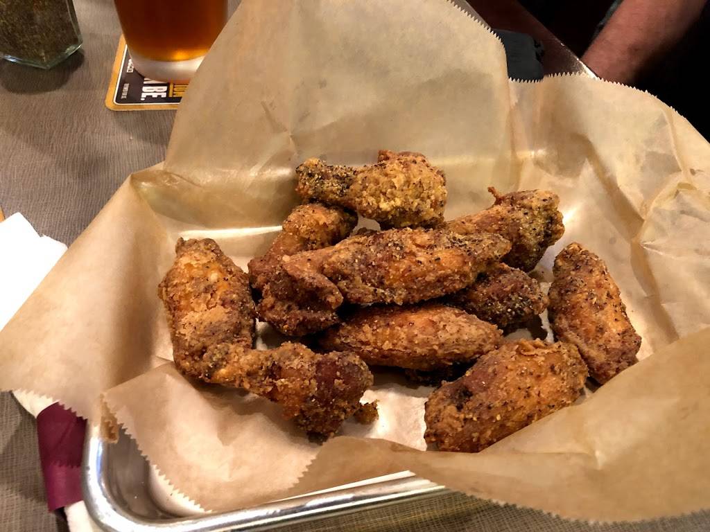 Jazzys Restaurant & Lounge | restaurant | 901 King St, Jacksonville, FL 32204, USA | 9048137178 OR +1 904-813-7178