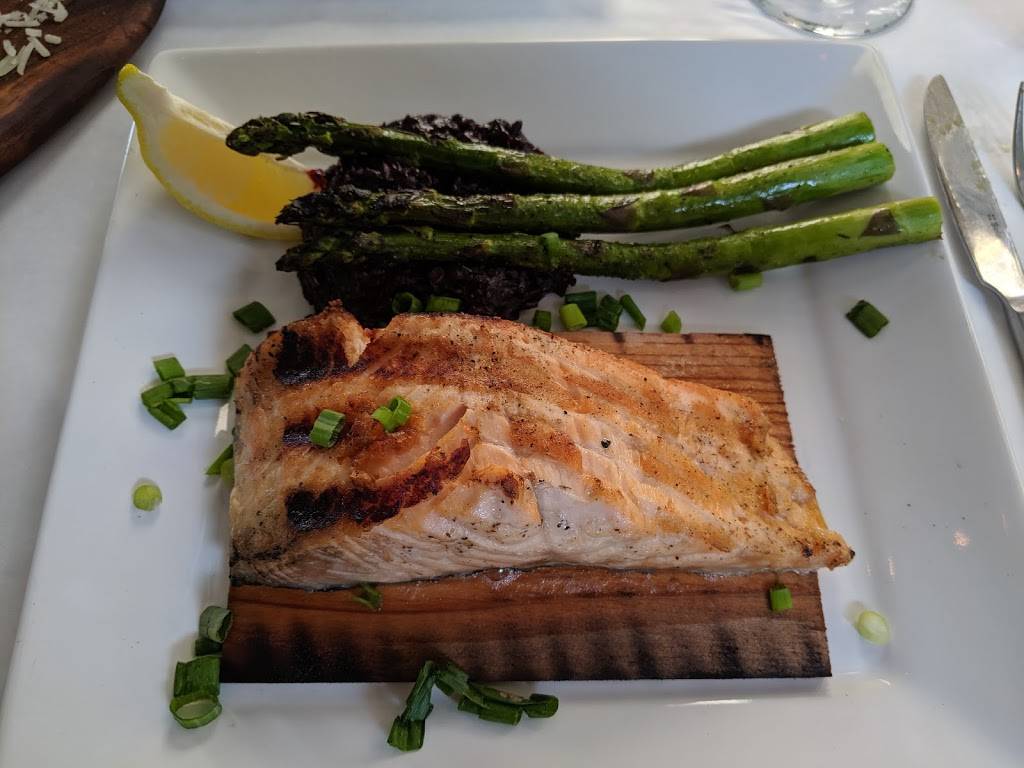 Victors | restaurant | 175 Bradford Street Ext, Provincetown, MA 02657, USA | 5084871777 OR +1 508-487-1777