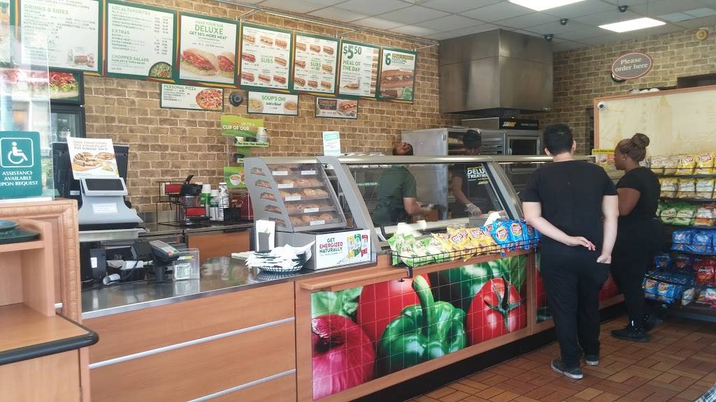 Subway | meal takeaway | 21453 NW 2nd Ave Unit D1, Miami Gardens, FL 33169, USA | 3056523111 OR +1 305-652-3111
