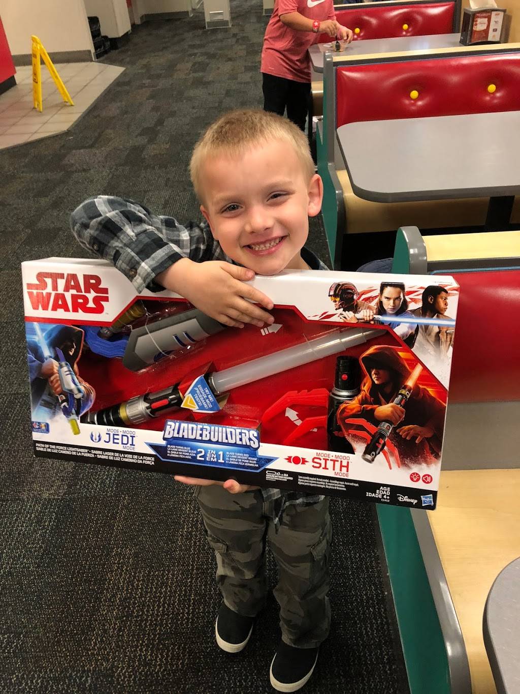 Chuck E. Cheeses | restaurant | 9601 Fairway Dr, Roseville, CA 95678, USA | 9167727909 OR +1 916-772-7909