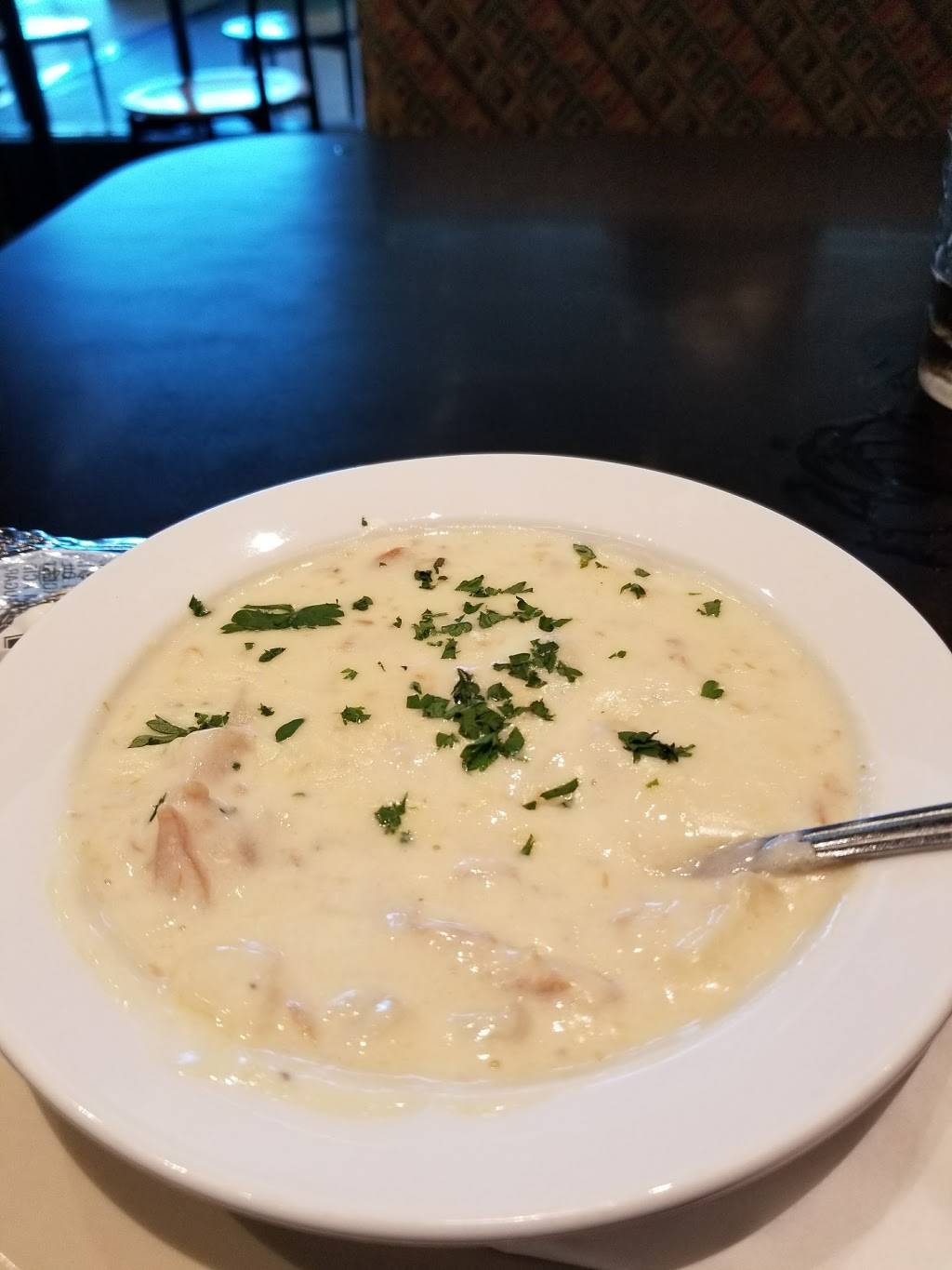 The Local Manchester | restaurant | 1 Airport Road Gate 15, Manchester, NH 03103, USA | 6176346097 OR +1 617-634-6097