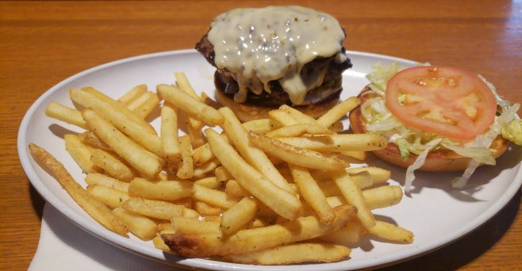 Vans Pizza Pub & Grill | restaurant | 3333 N Harrison St, Davenport, IA 52806, USA | 5633860090 OR +1 563-386-0090