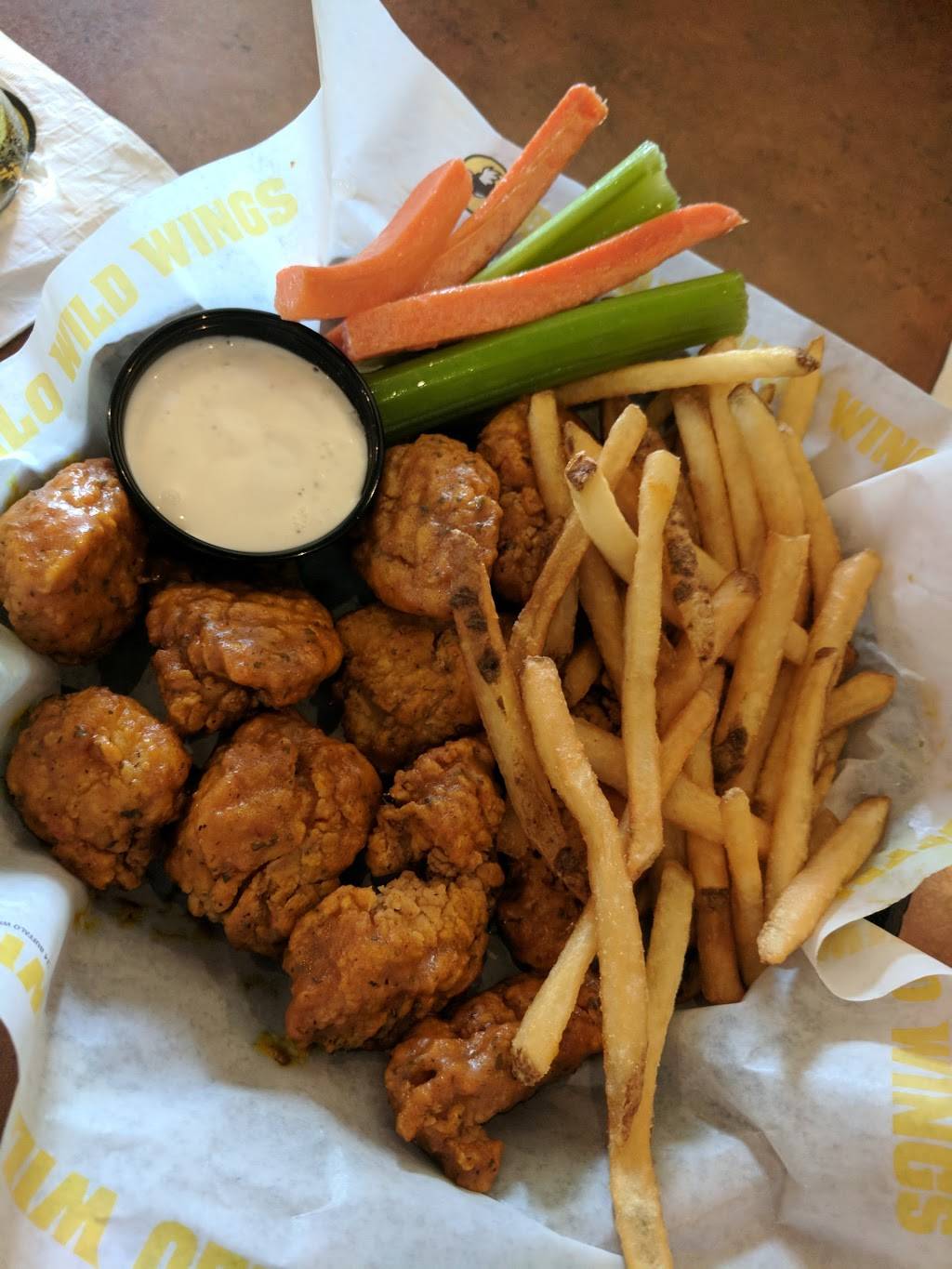 Buffalo Wild Wings | restaurant | 1599 US-22, Watchung, NJ 07069, USA | 9082229464 OR +1 908-222-9464