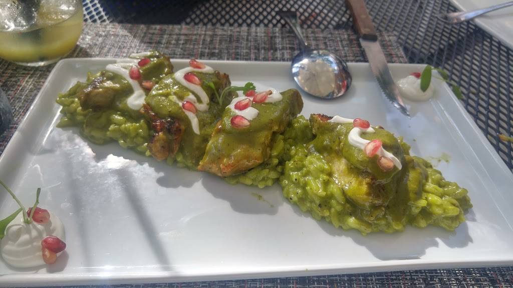 Altiro Latin Fusion | restaurant | 2116 W Roscoe St, Chicago, IL 60618, USA | 7739354000 OR +1 773-935-4000