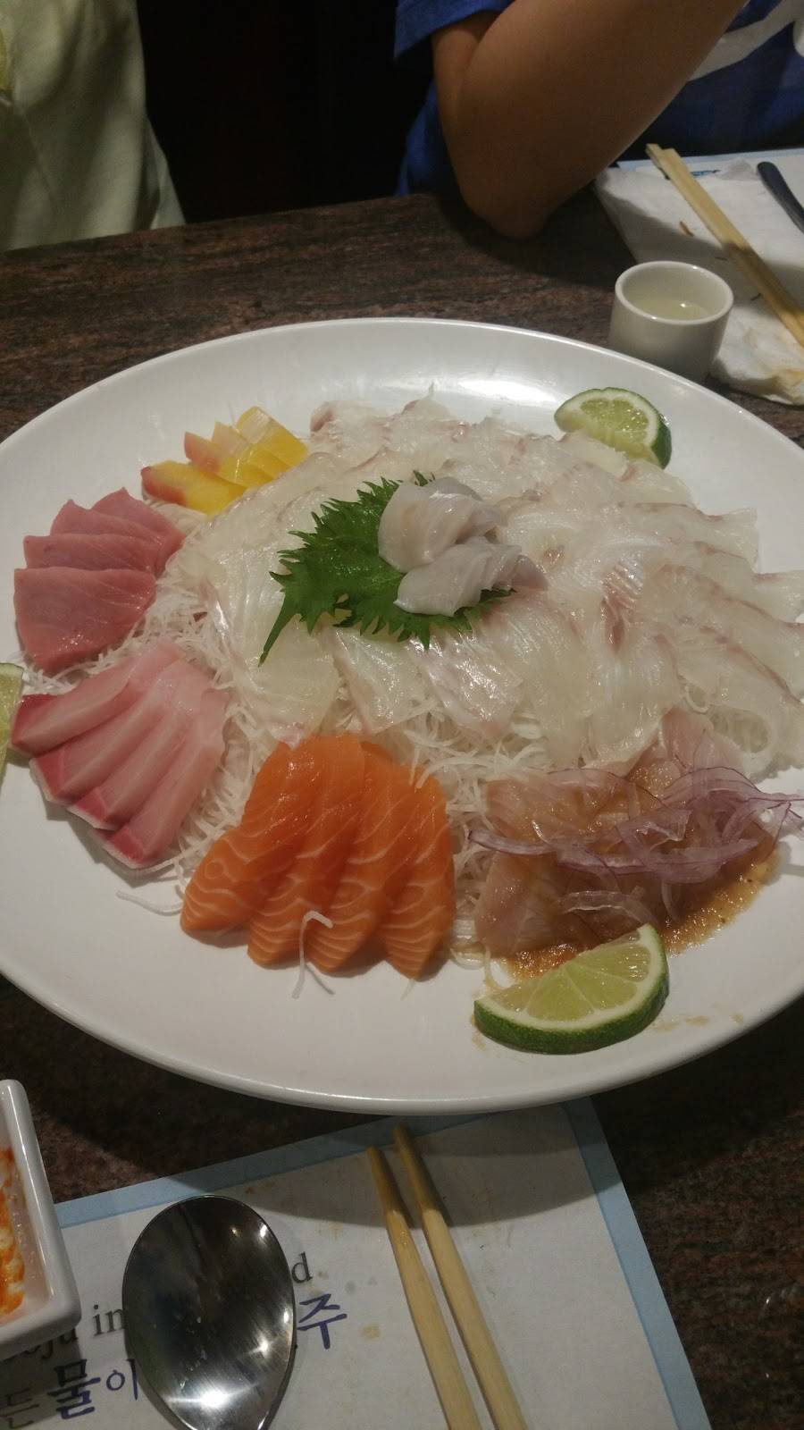 Beverly Living Fish Center | restaurant | 4356 Beverly Blvd, Los Angeles, CA 90004, USA | 3239531740 OR +1 323-953-1740