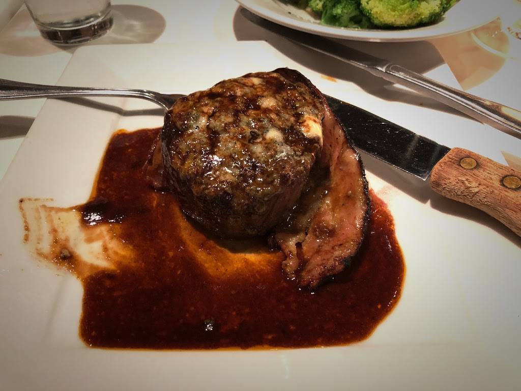 Mickey & Mooch | restaurant | 8128 Providence Rd #1200, Charlotte, NC 28277, USA | 7047528080 OR +1 704-752-8080