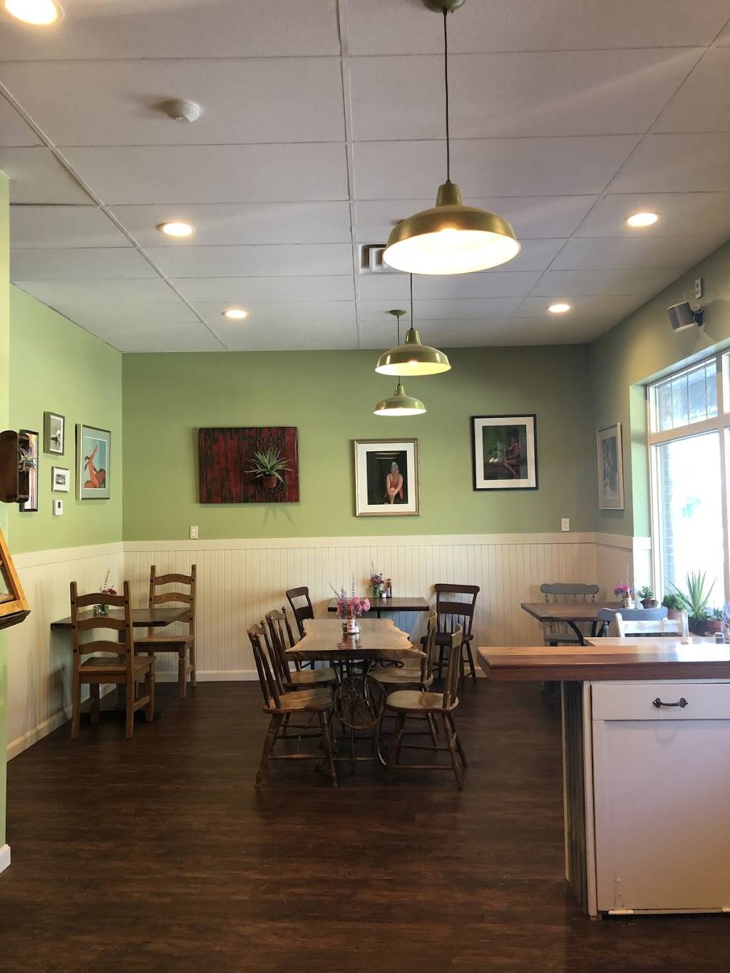 Devour | restaurant | 352 Main St #3, Falmouth, MA 02540, USA | 5085405900 OR +1 508-540-5900