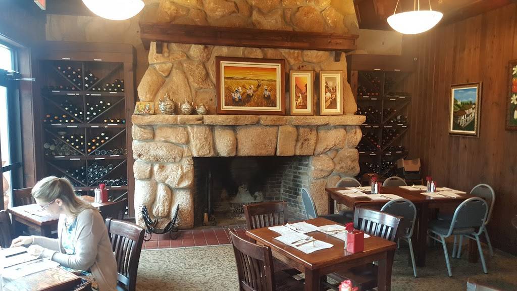 Chucherias Restaurant | restaurant | 101 2nd St #500, Holly Hill, FL 32117, USA | 3862390548 OR +1 386-239-0548