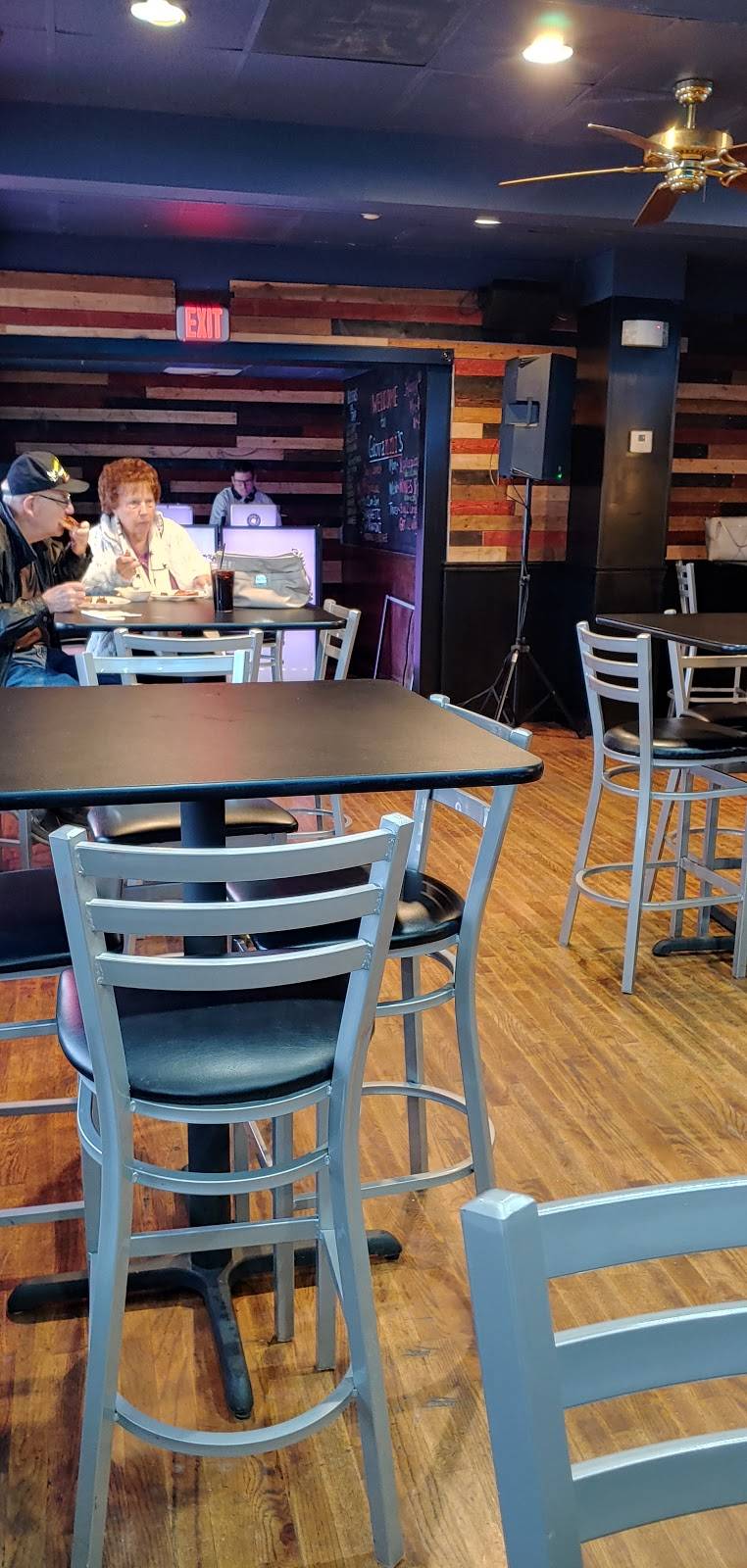 Giovannis Pizza & Pub | restaurant | 30829 Euclid Ave, Willoughby Hills, OH 44092, USA | 4402784022 OR +1 440-278-4022