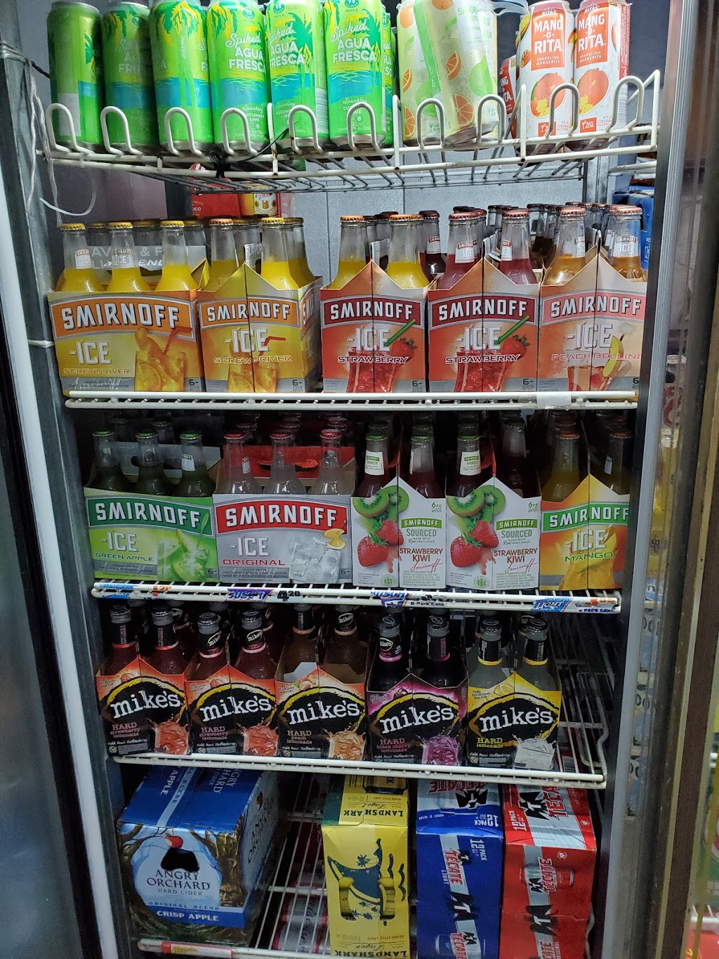 The Tunnel Beverages | restaurant | 513 U.S. Highway 17-92 North, Haines City, FL 33844, USA | 8639130682 OR +1 863-913-0682