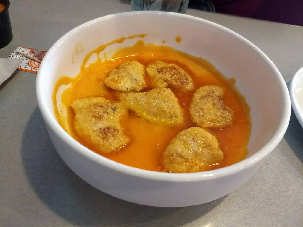 Buffalo Wings & Rings | restaurant | 1279 Rickert Dr, Naperville, IL 60540, USA | 6305485021 OR +1 630-548-5021