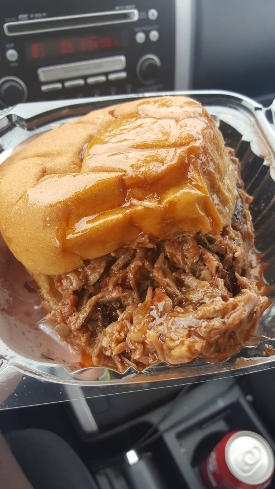 Meshacks Bar-B-Que | restaurant | 240 E Avenue B, Garland, TX 75040, USA | 2142274748 OR +1 214-227-4748