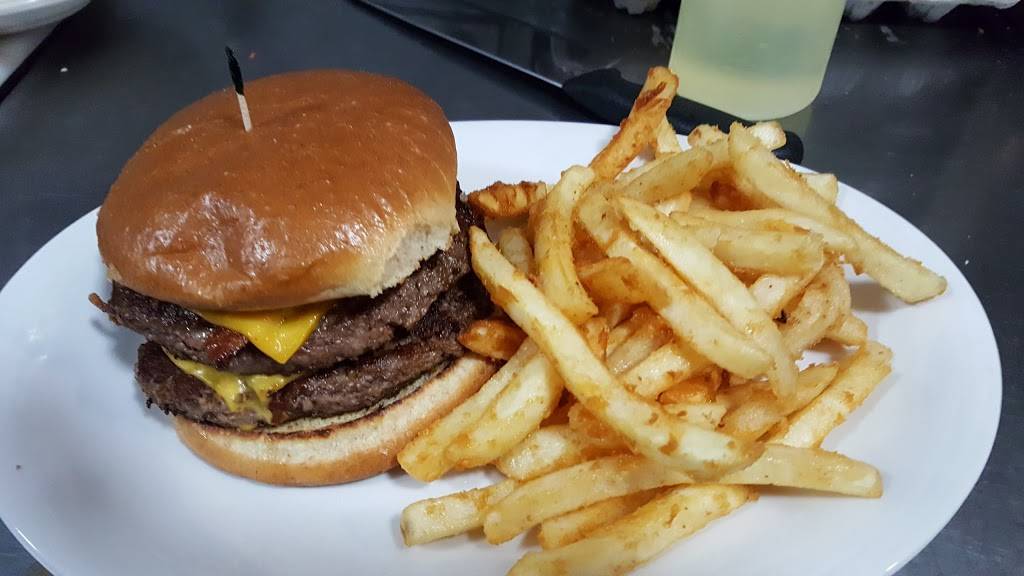 Waterford Coney Island | restaurant | 4882 Hatchery Rd, Waterford Twp, MI 48329, USA | 2486739000 OR +1 248-673-9000